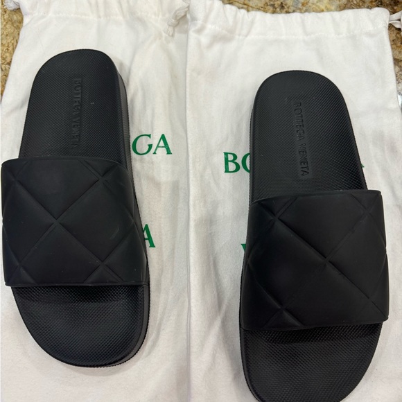 Authentic Bottega Veneta slide - Picture 3 of 6
